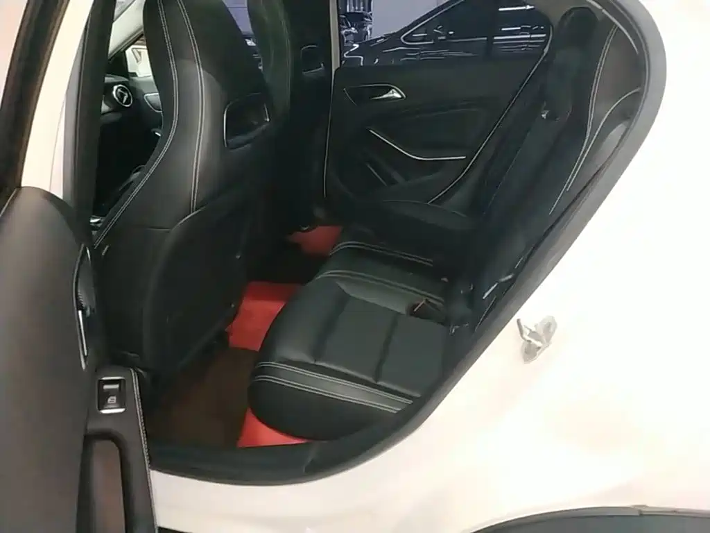 Mercedes-Benz GLA — миниатюра 17