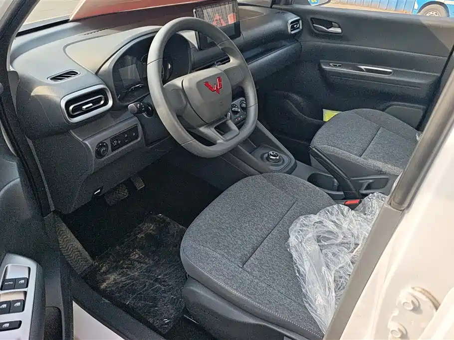 WULING WULING HONGGUANG NEW ENERGY