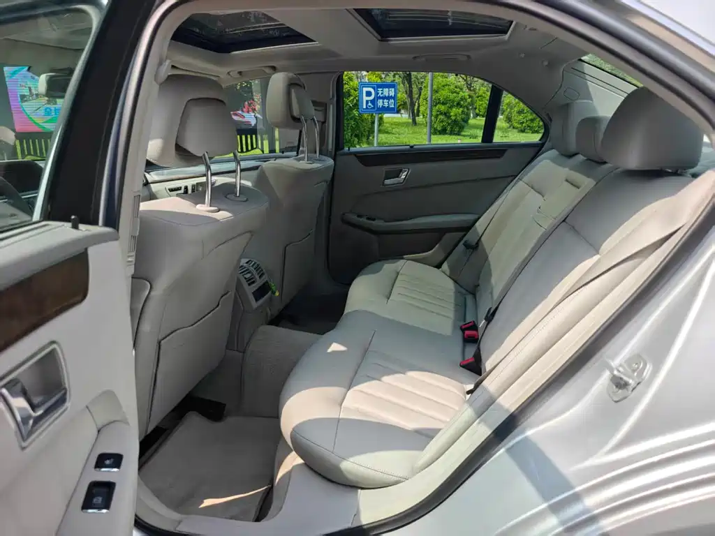 Mercedes-Benz E-Class (Import) — миниатюра 11