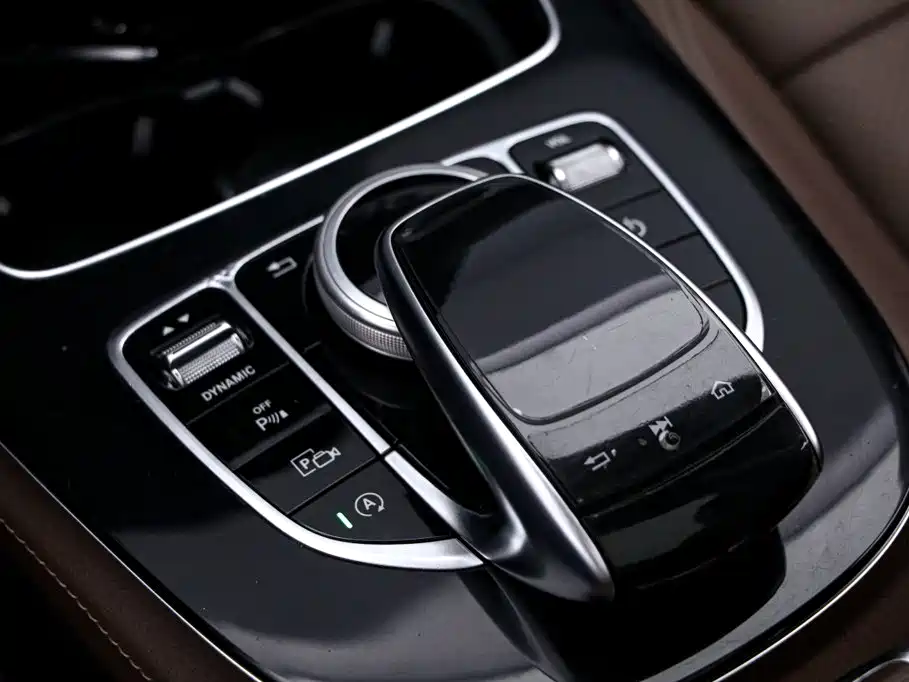Mercedes-Benz E-Class — миниатюра 11