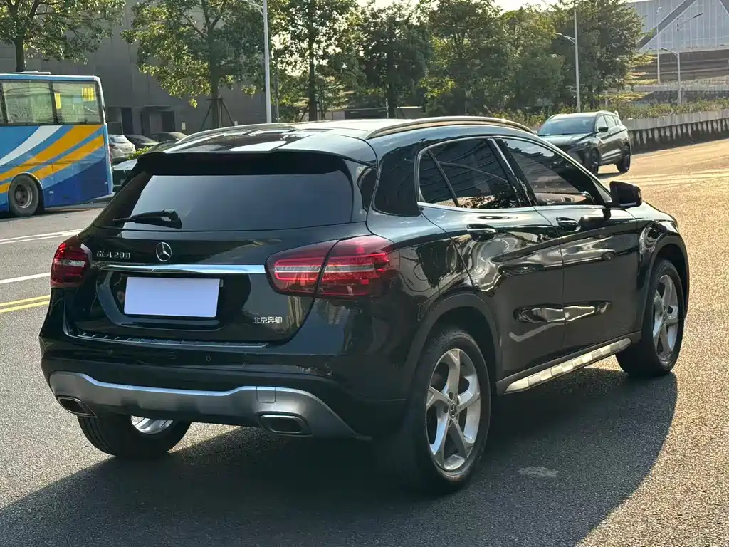 Mercedes-Benz GLA — миниатюра 15