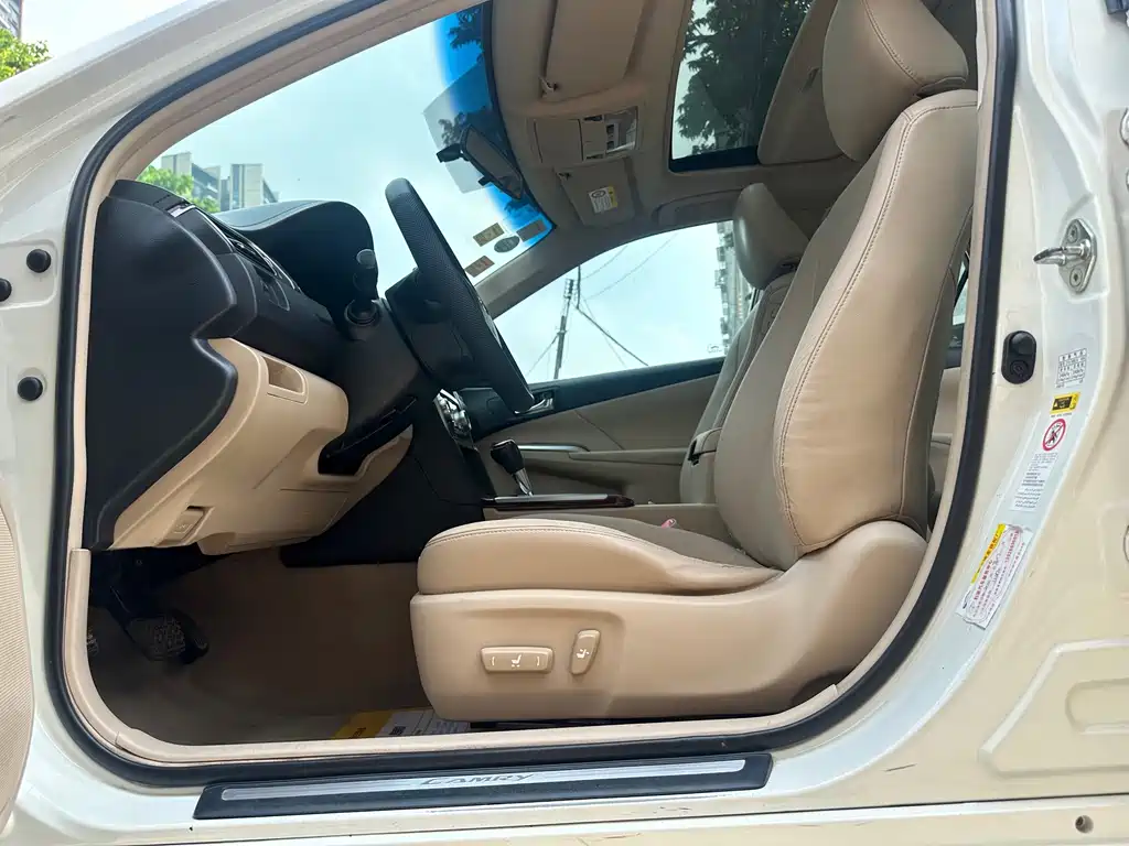 Toyota Camry — миниатюра 10