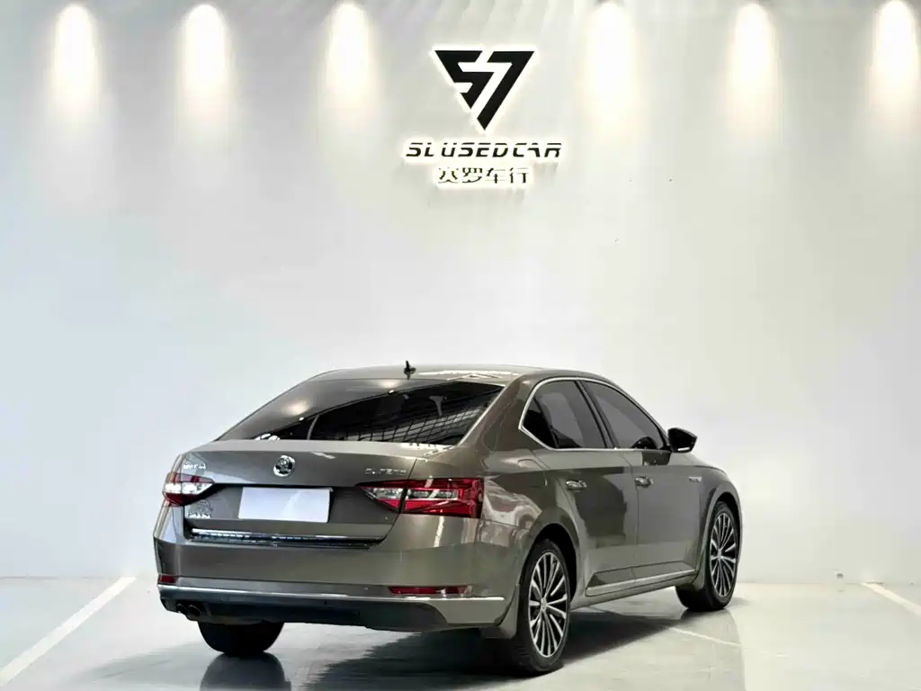 Skoda Superb 2016 TSI330 DSG