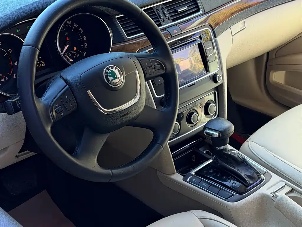 Skoda Superb — миниатюра 14