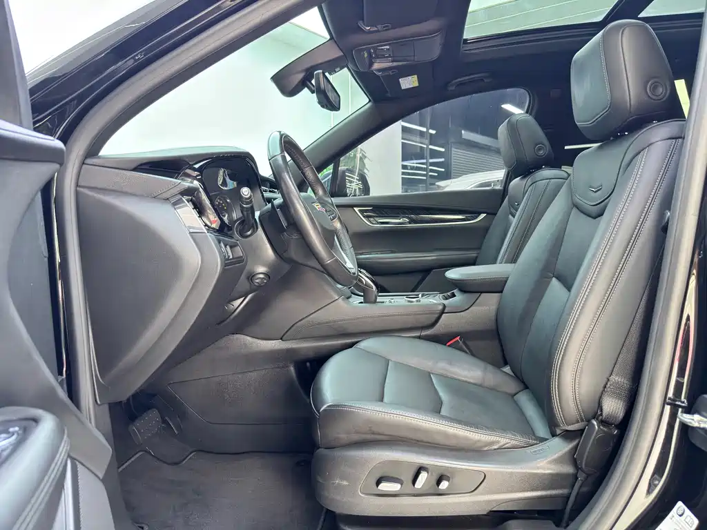 Cadillac XT6 — миниатюра 5