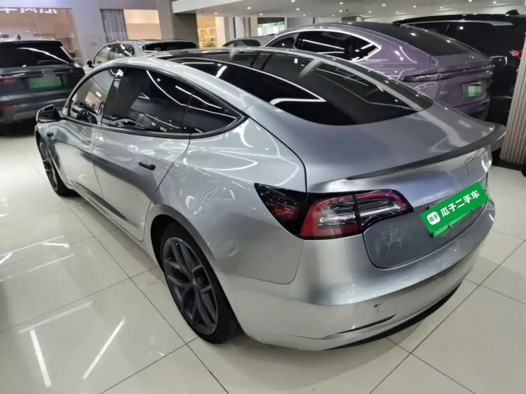 Tesla Model 3 — миниатюра 5