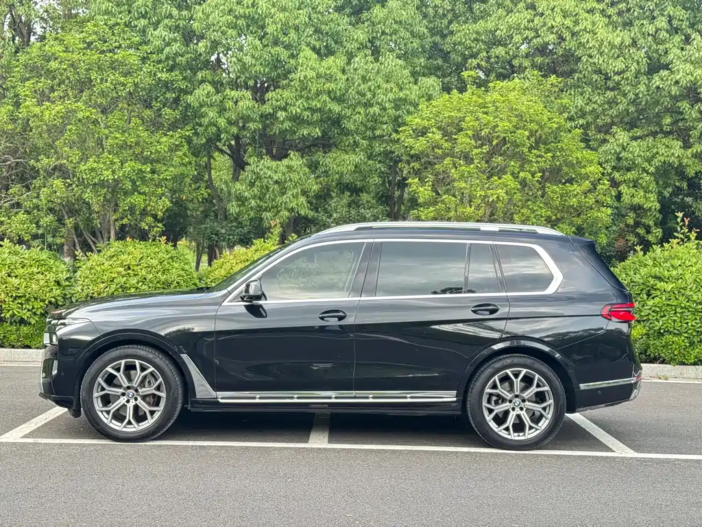 BMW X7 2023 xDrive40i Lead Luxury