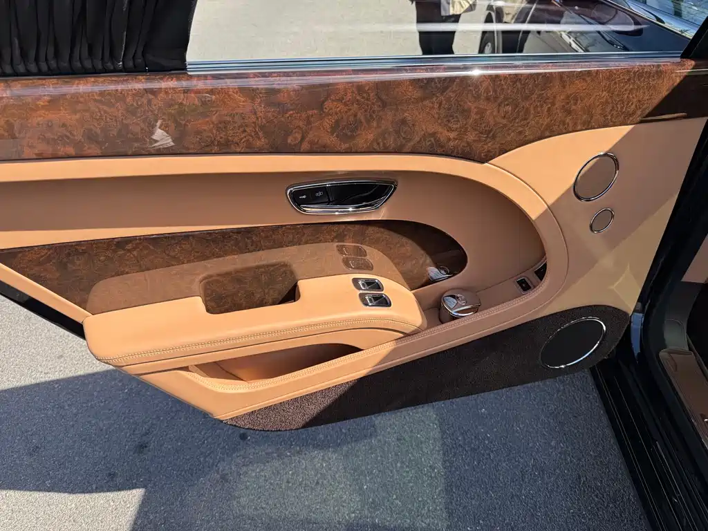 Bentley Mulsanne — миниатюра 18