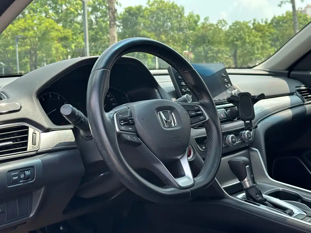Honda Accord — миниатюра 6