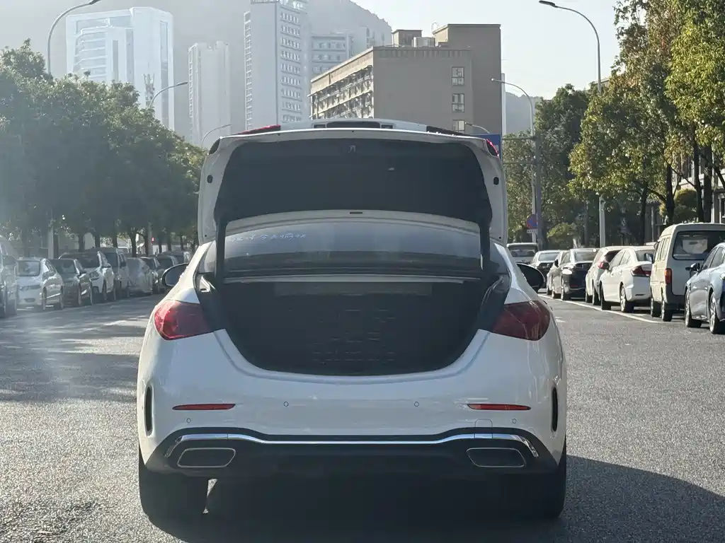 MERCEDES-BENZ C CLASS