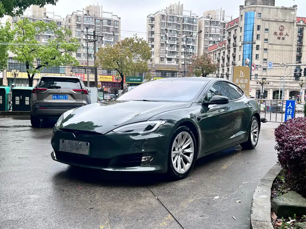 Tesla Model S 2018