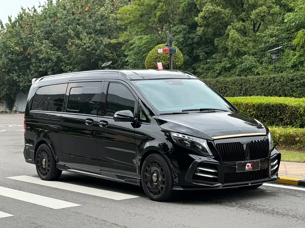 Mercedes-Benz V-Class 2024