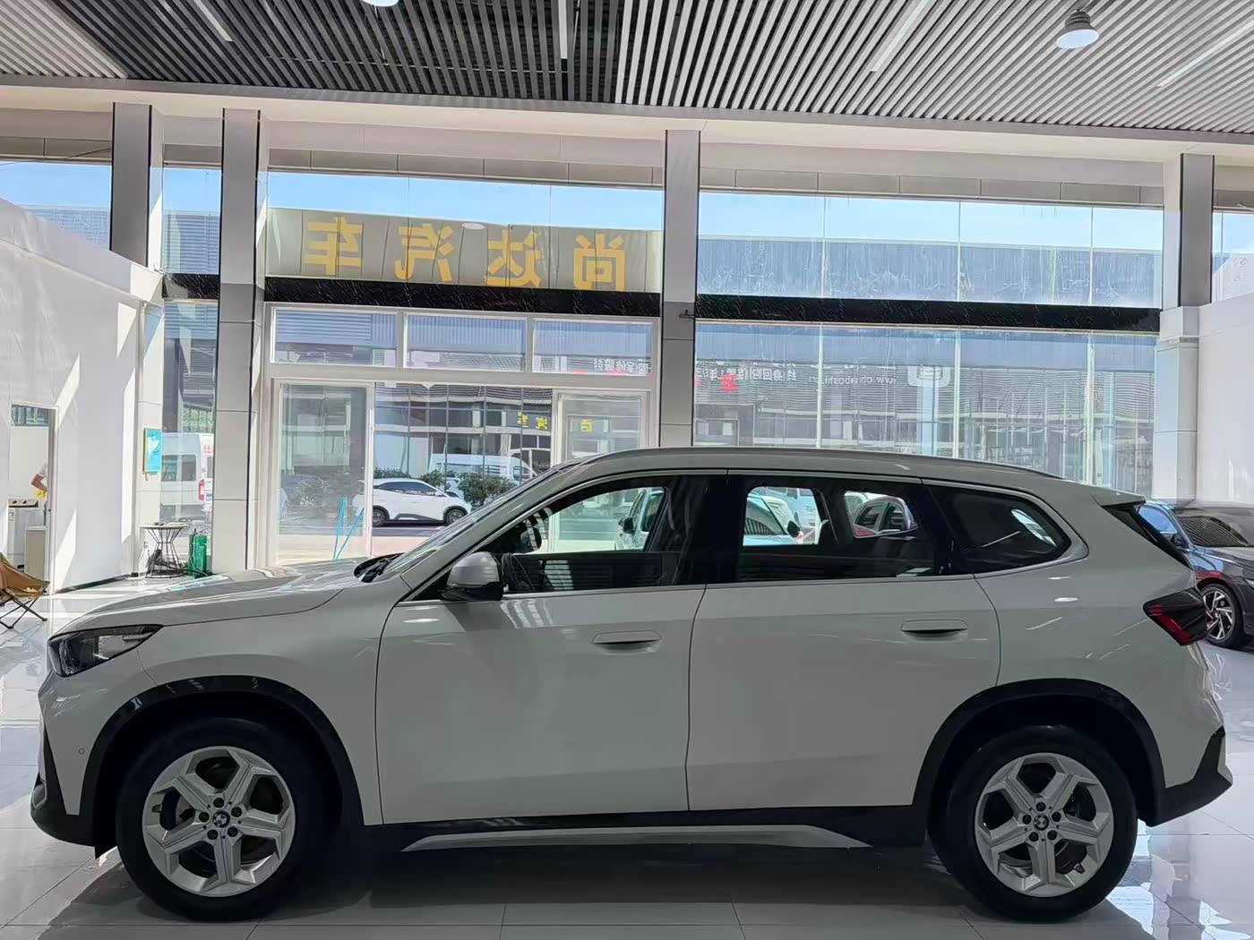 BMW X1 1.5 л 2023 г. Белый, пробег 40000 км