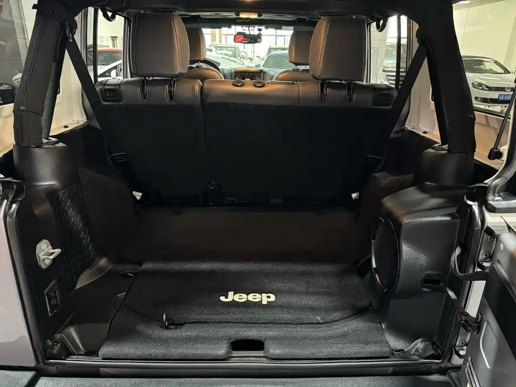 Jeep Wrangler — миниатюра 24