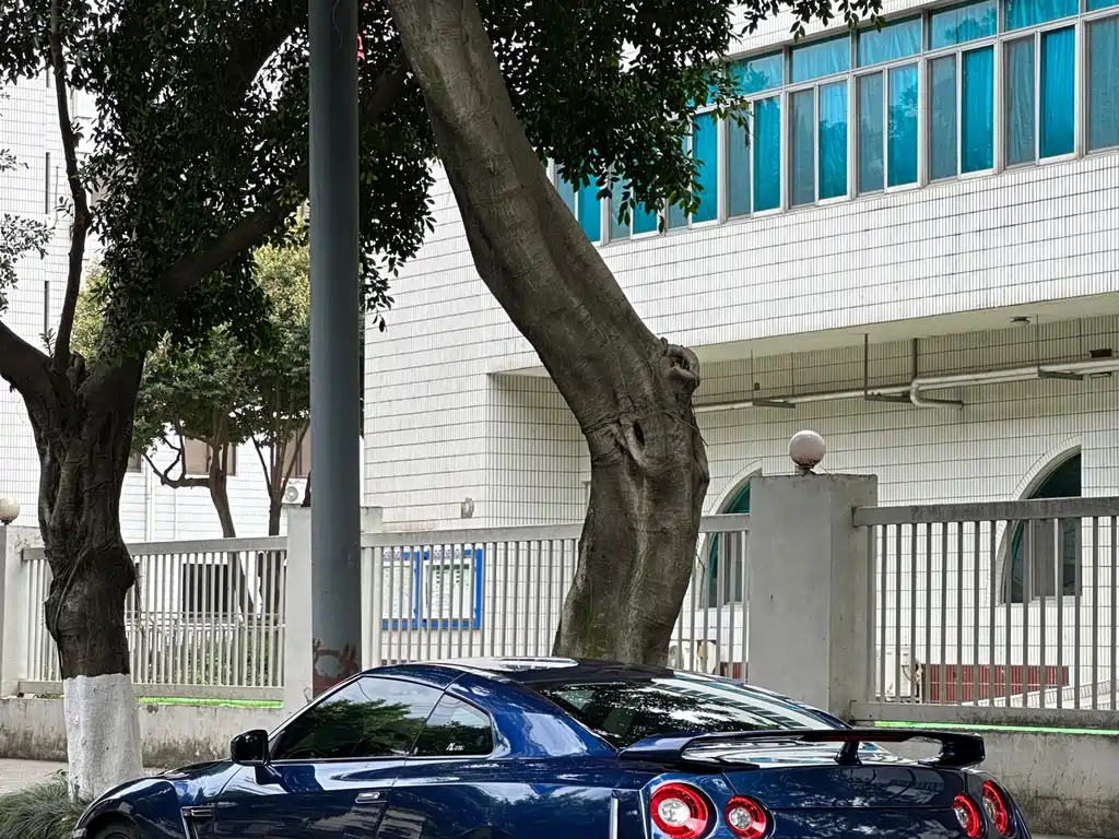 Nissan GT-R — миниатюра 20