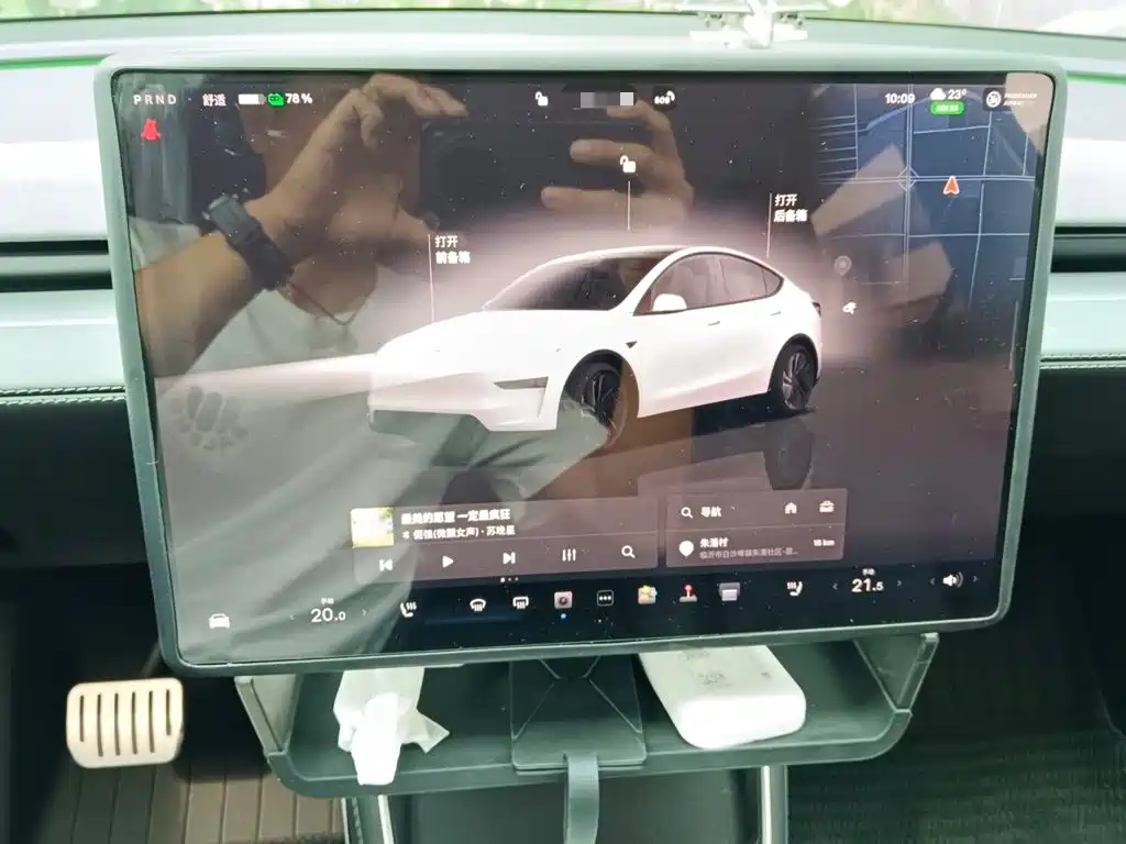 Tesla Model Y — миниатюра 7