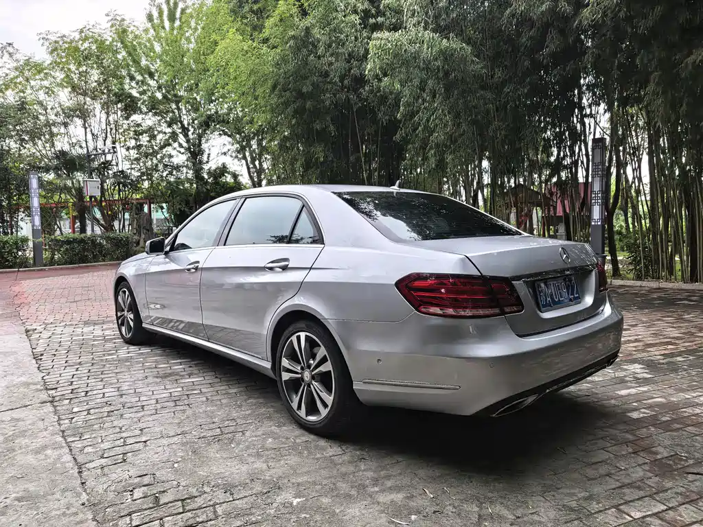Mercedes-Benz E-Class — миниатюра 7