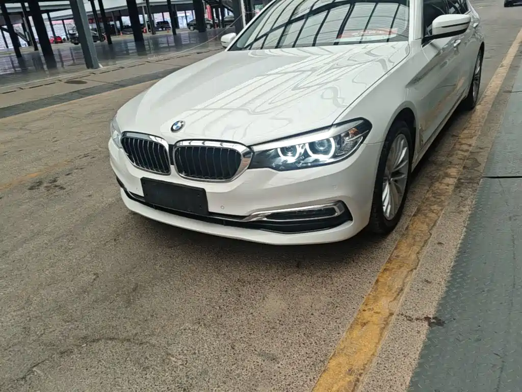 BMW 5 Series — миниатюра 24