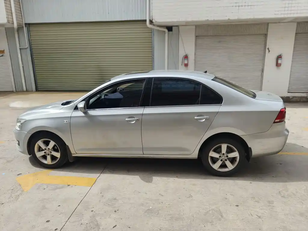 Volkswagen Santana — миниатюра 5