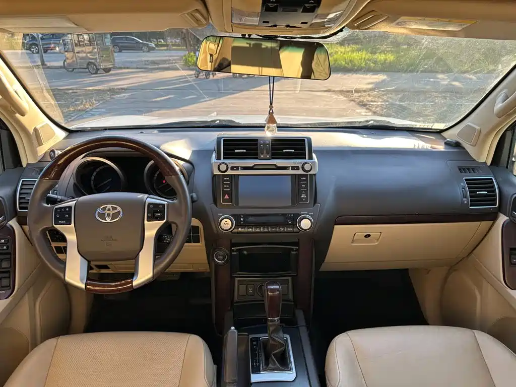 Toyota Prado — миниатюра 10