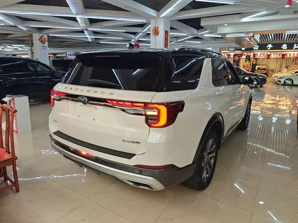 Ford Explorer — миниатюра 7