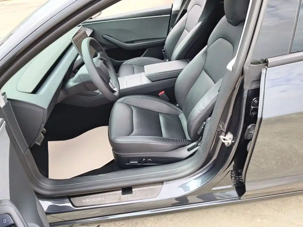 Tesla Model 3 — миниатюра 15
