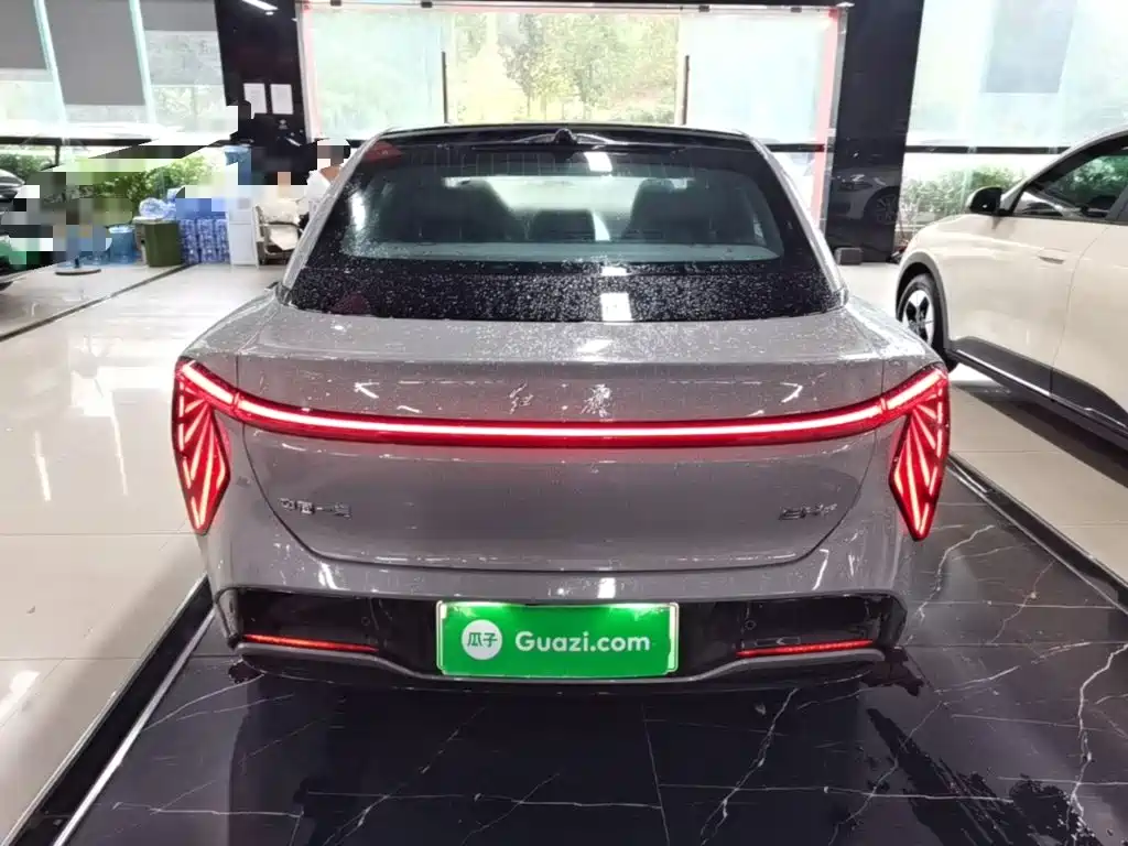 Hongqi Hongqi EH7 — миниатюра 6