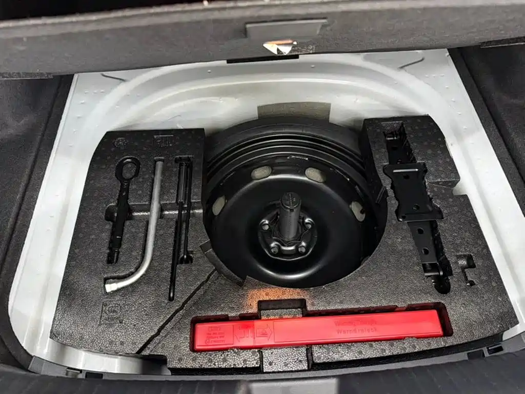 Volkswagen Sagitar — миниатюра 14