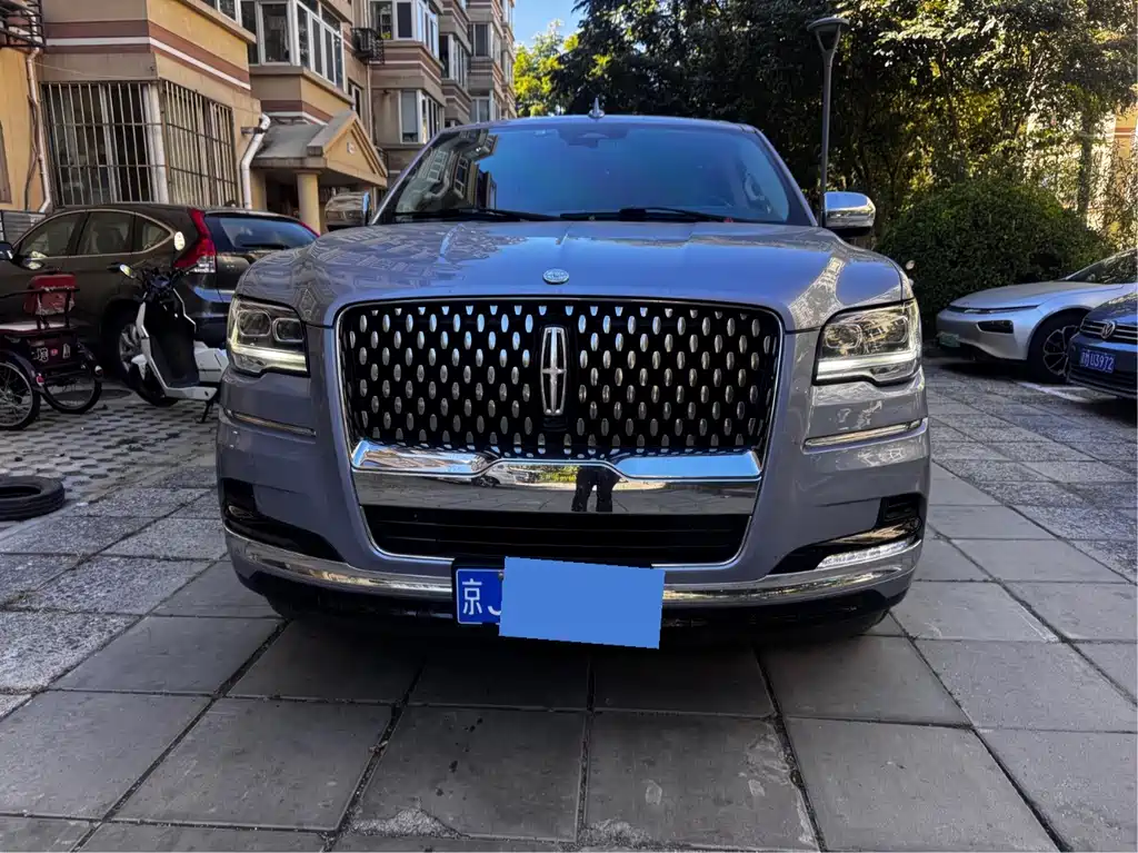 Lincoln Navigator — миниатюра 2