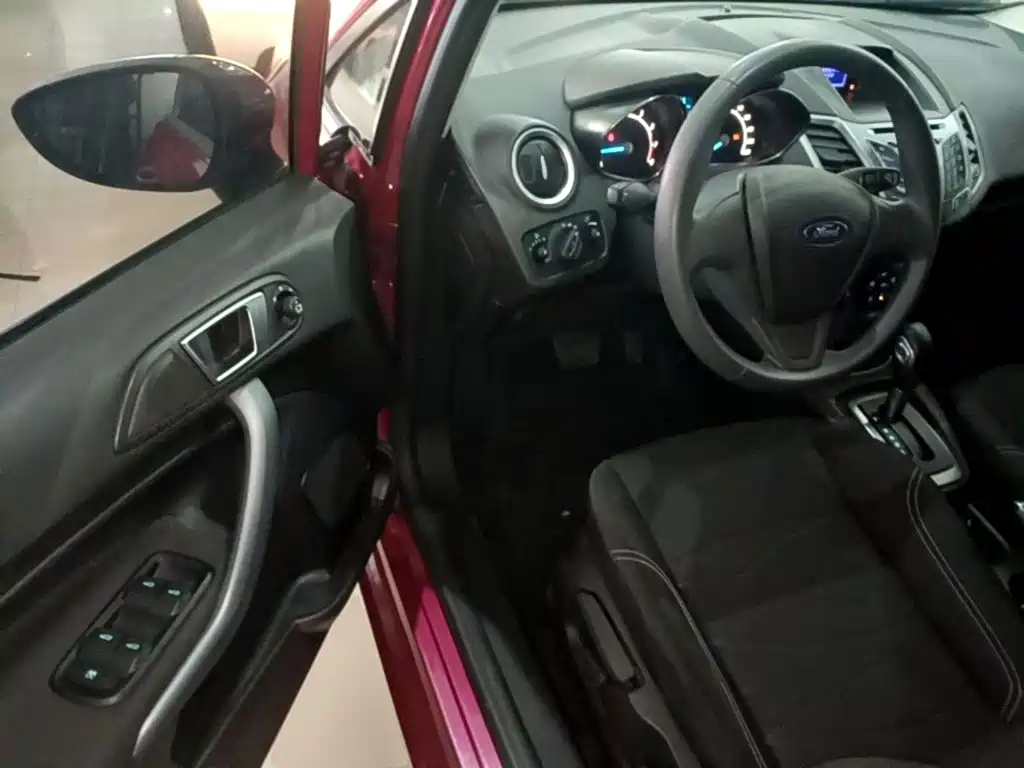 Ford Fiesta — миниатюра 16