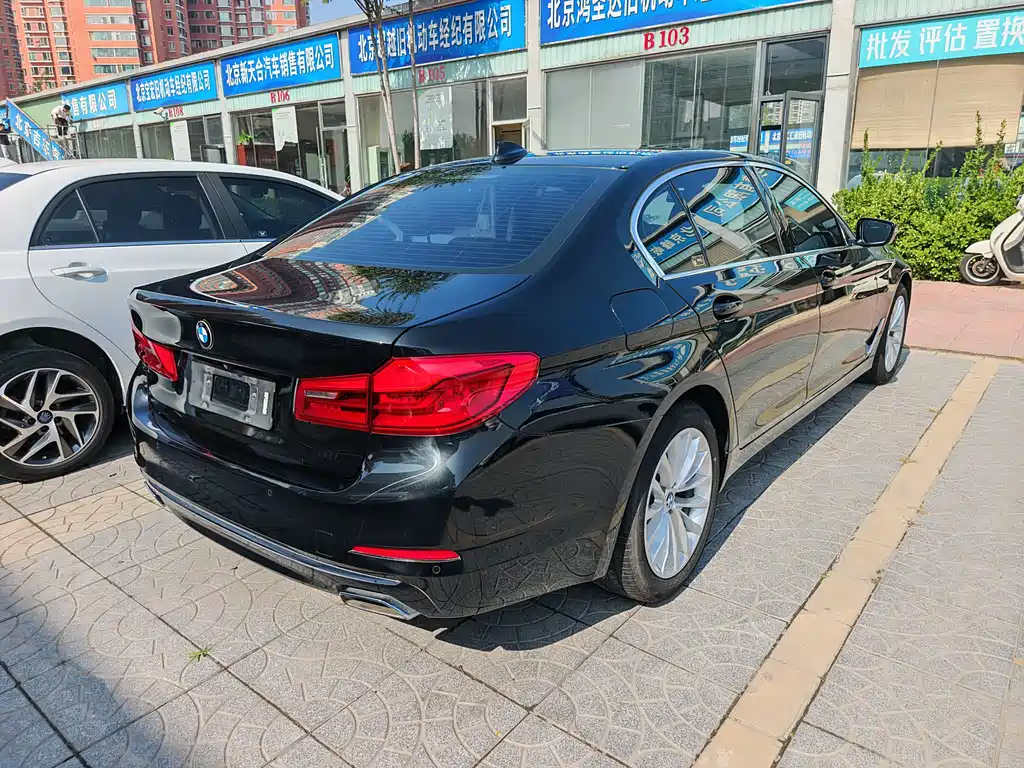 BMW  5 SERIES