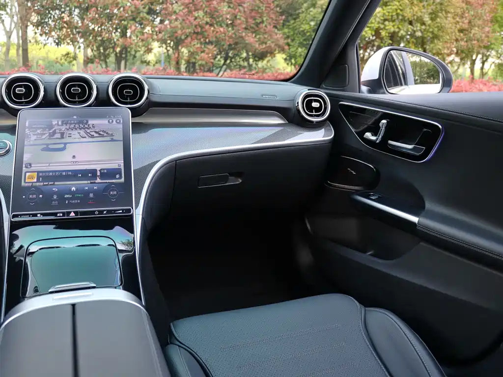 Mercedes-Benz C-Class 2023 — фото 20