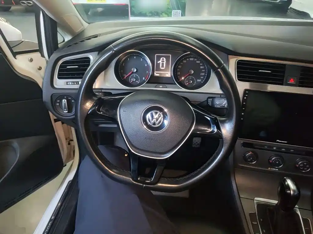 Volkswagen Golf — миниатюра 11