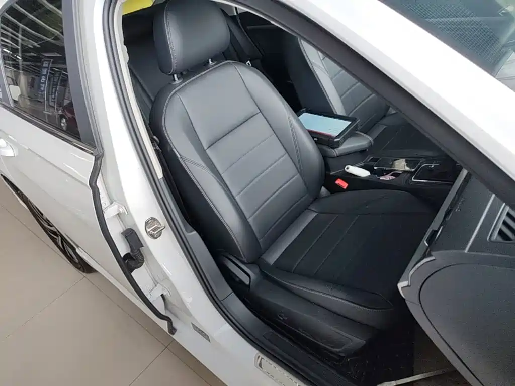Volkswagen Lavida — миниатюра 25
