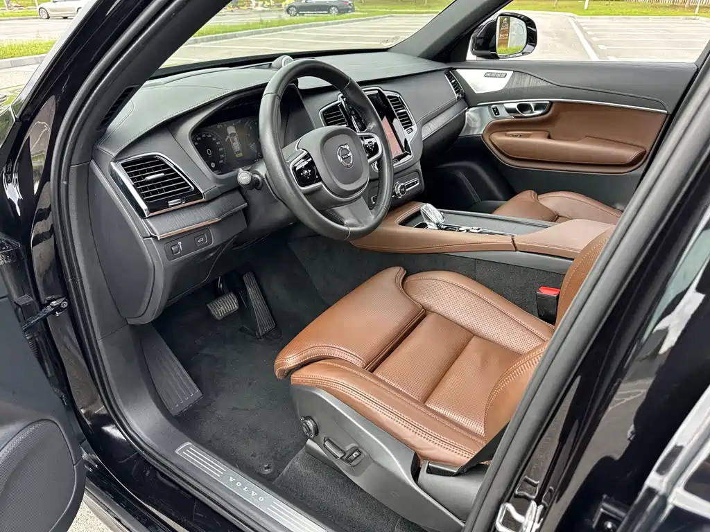 Volvo XC90 — миниатюра 6