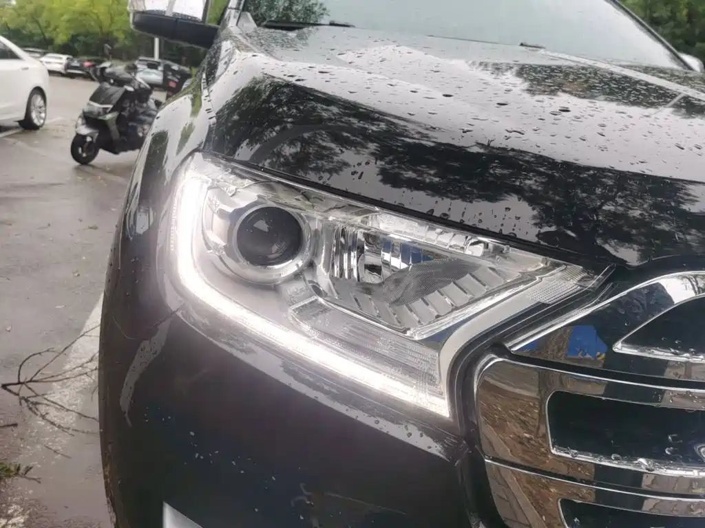 Ford Everest — миниатюра 7