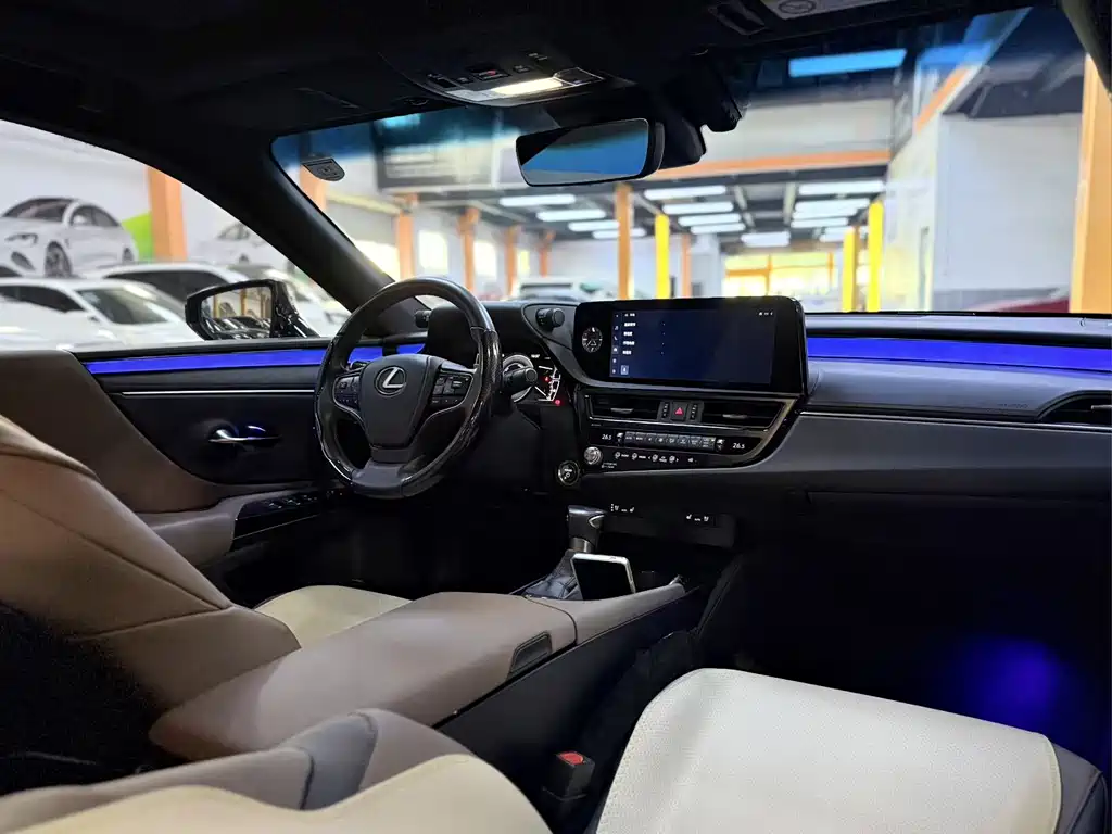 Lexus ES — миниатюра 6