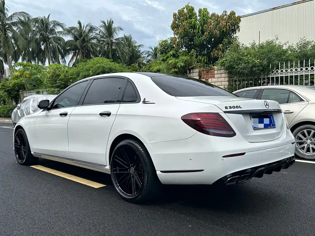 Mercedes-Benz E-Class — миниатюра 7