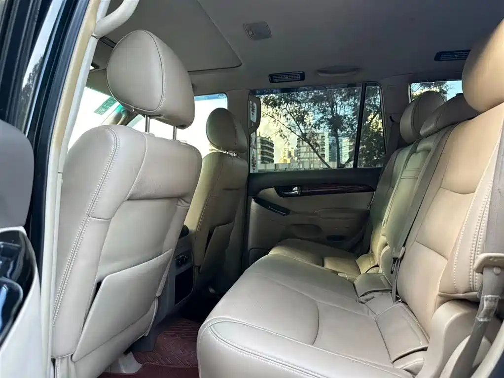 Toyota Land Cruiser Prado 2006 4.0L AT VX