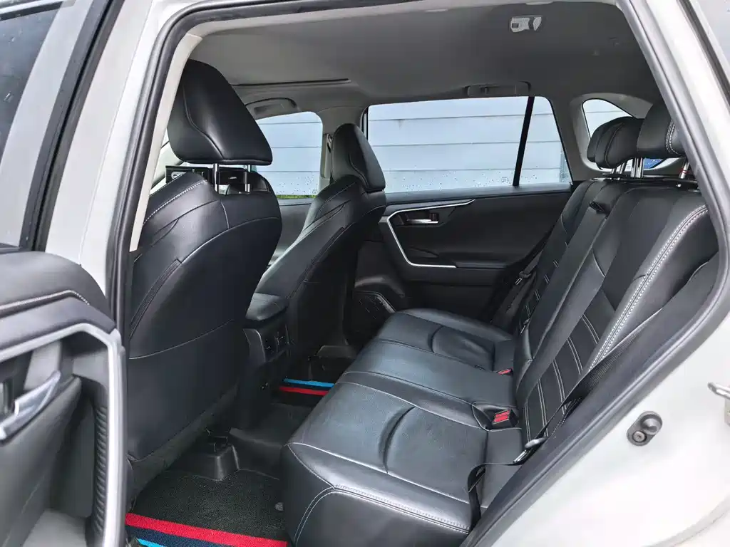 Toyota Wildlander 2022 2.0L CVT Luxury