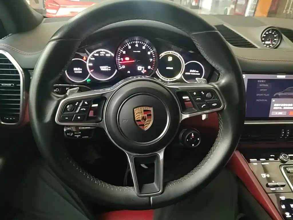 Porsche Cayenne — миниатюра 15