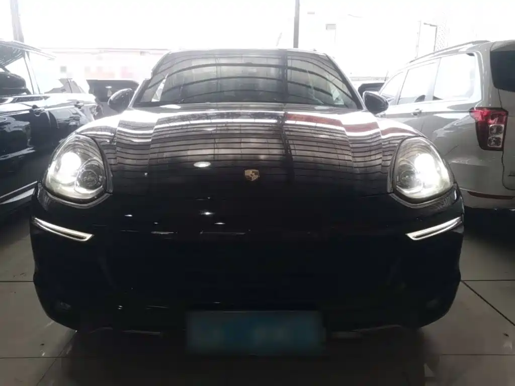 Porsche Cayenne — миниатюра 3