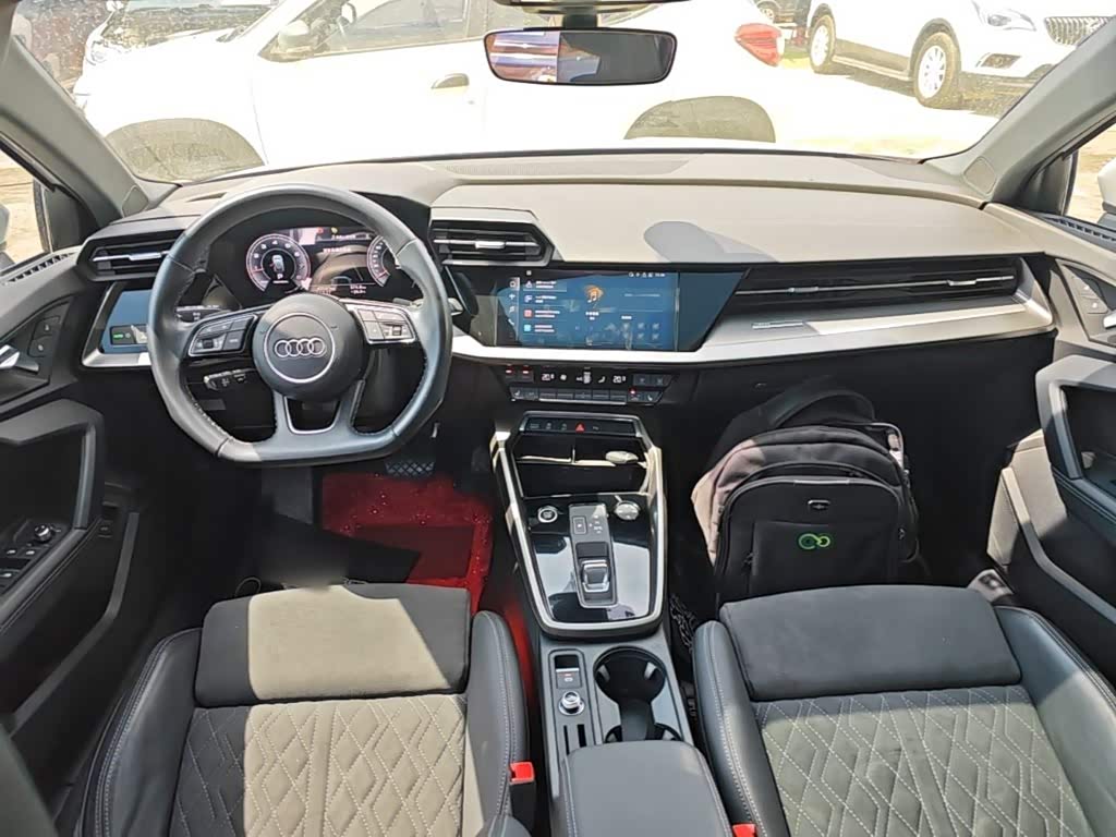 Audi A3 1.4 л 2023 г. Белый, пробег 43099 км