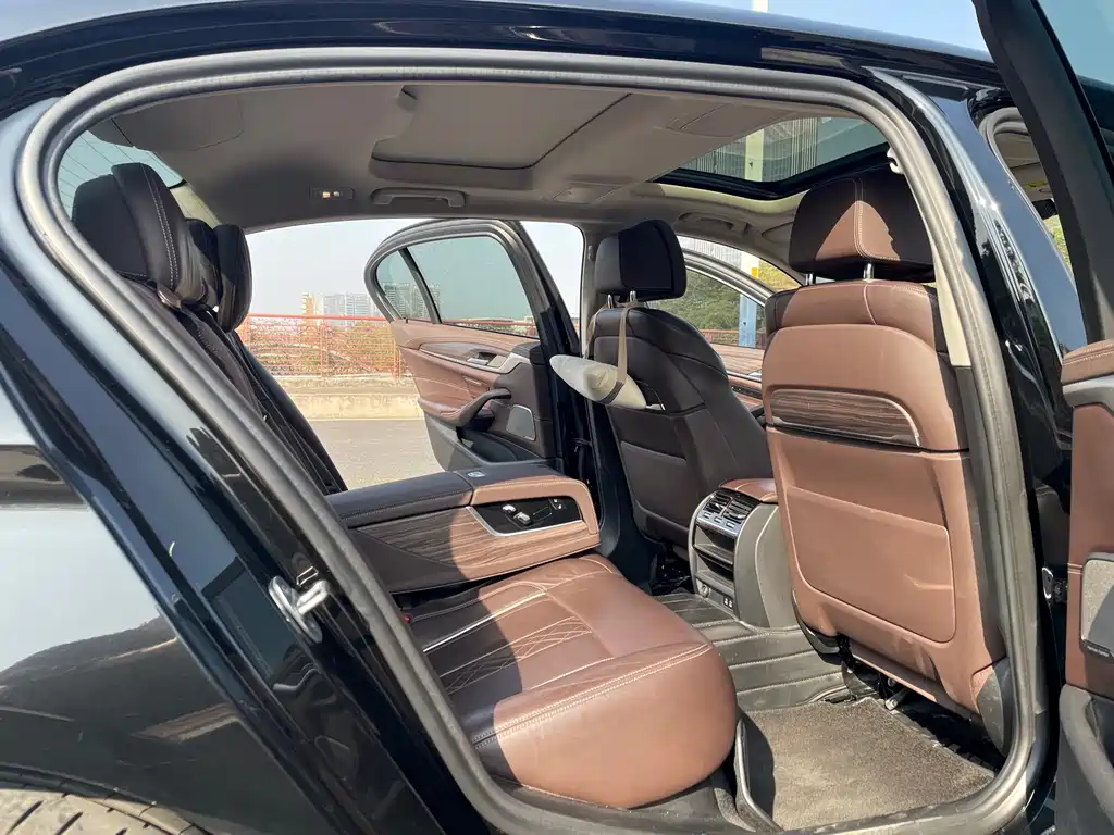 BMW 5 SERIES NEW ENERGY