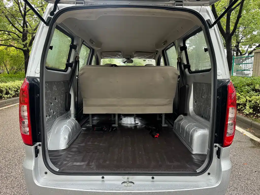 Wuling Hongguang V — миниатюра 8