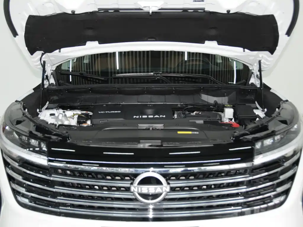 NISSAN EXPLORING THE LAND