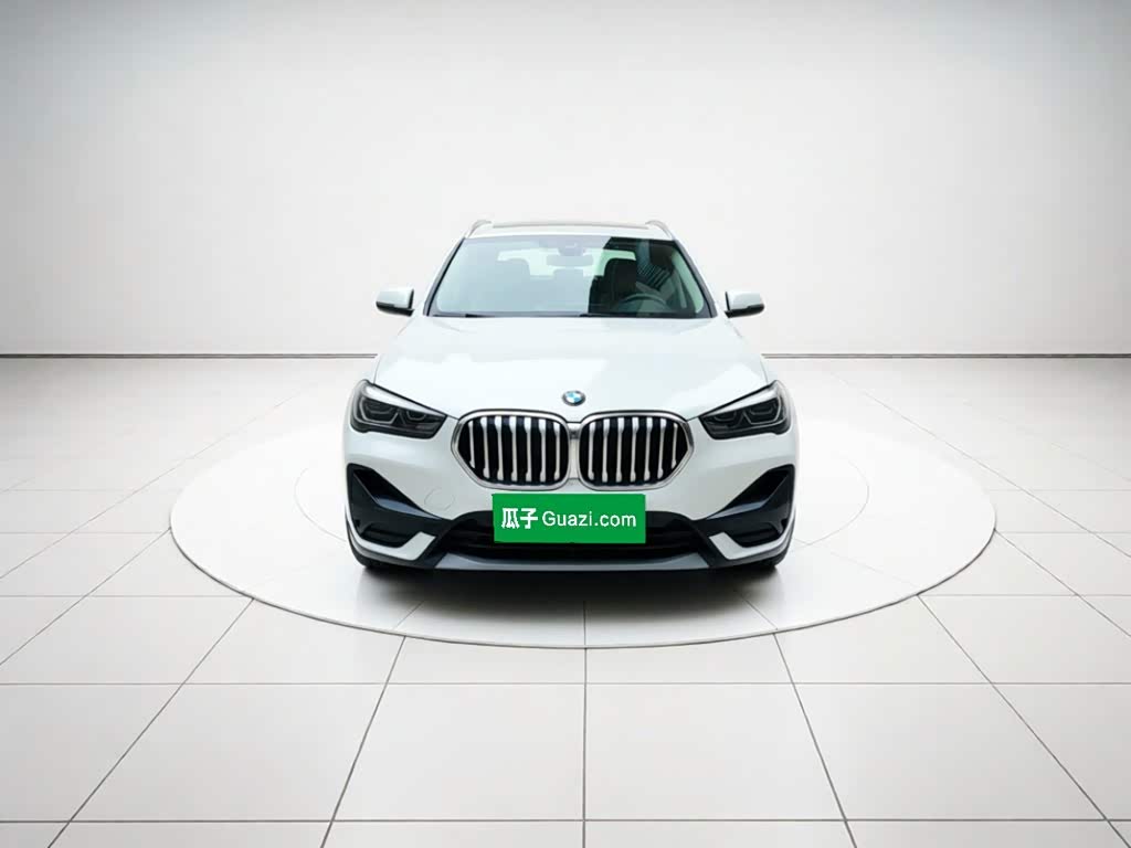 BMW X1 1.5 л 2021 г. Белый, пробег 29200 км