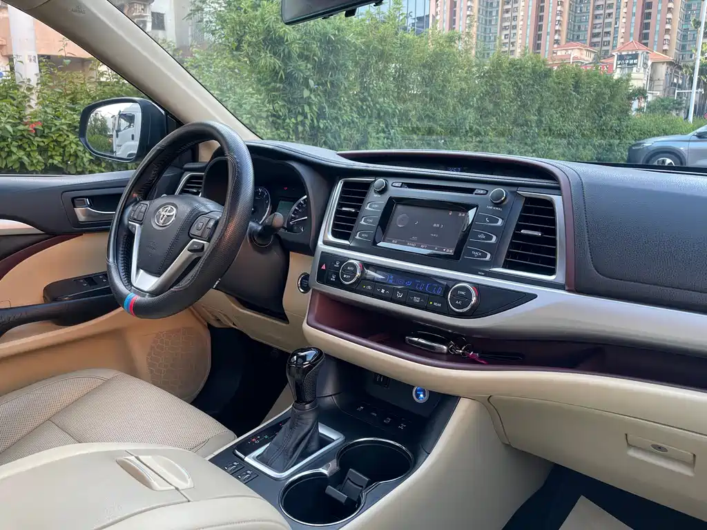 Toyota Highlander — миниатюра 14