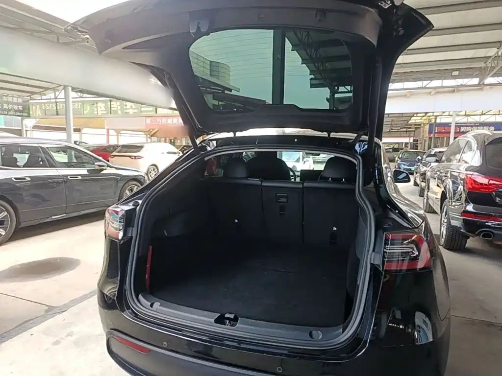 Tesla Model Y 2022 — фото 18