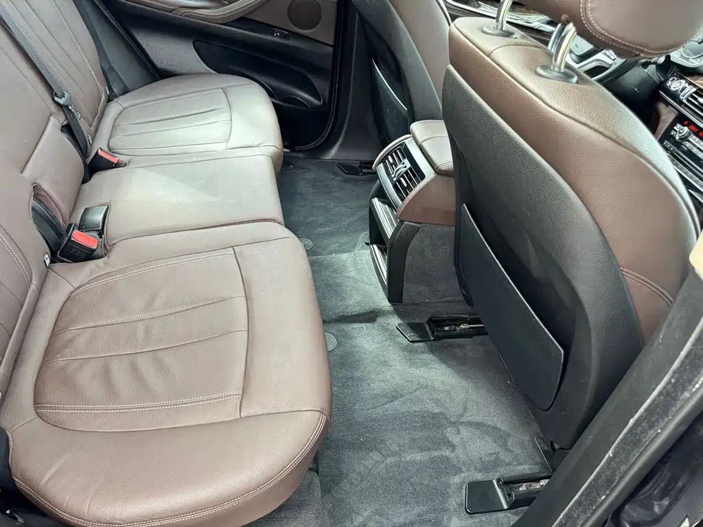 BMW X5 (Import) — миниатюра 17